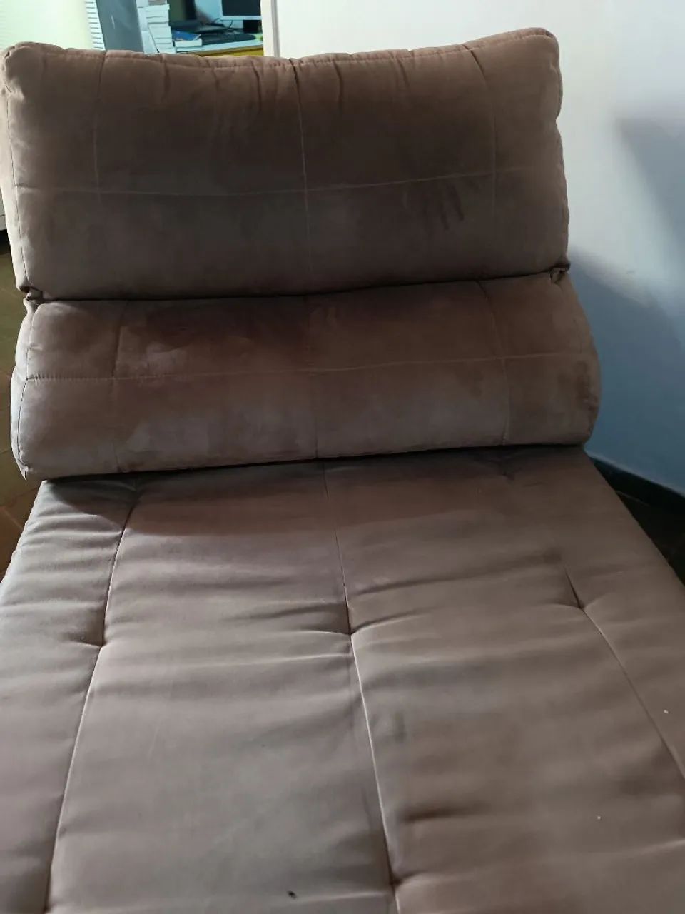 Vendo Poltrona e sofá retrátil.