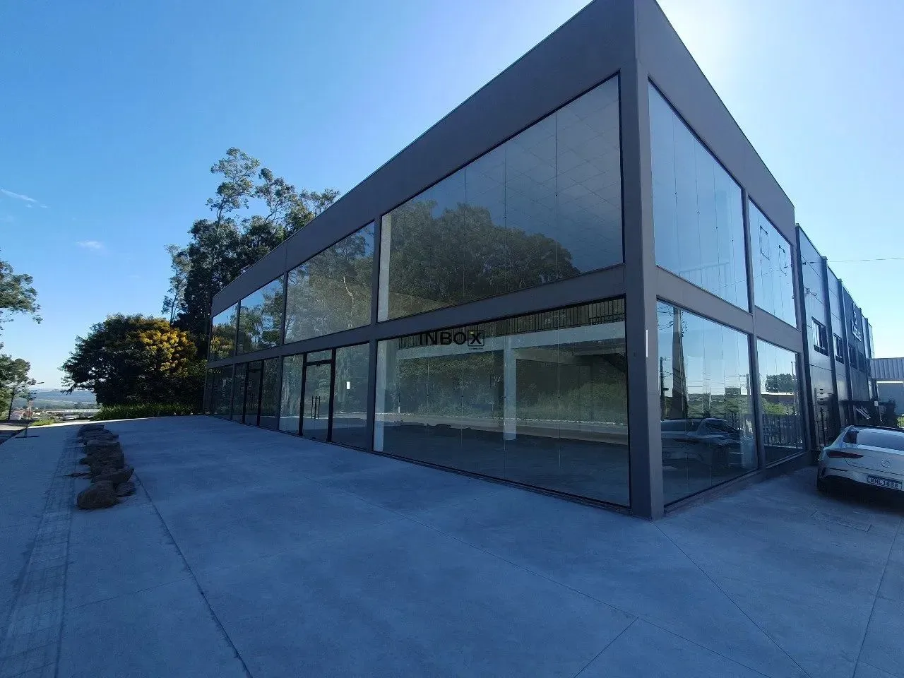 SALA COMERCIAL COM 200M² NO BAIRRO UNIVERSITÁRIO EM BENTO GONÇALVES