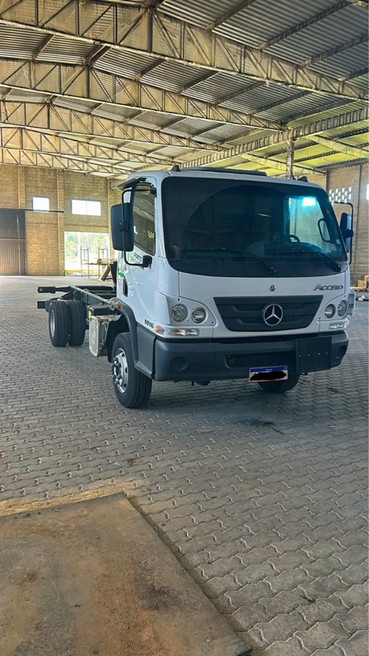Mercedes Accelo 10/16 2023
