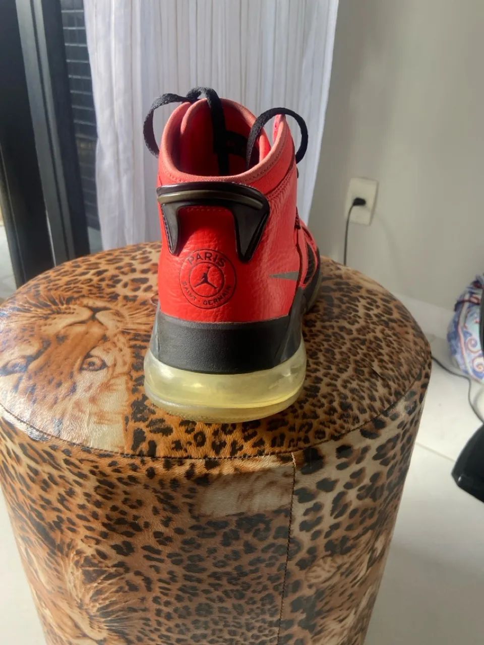 Tênis esportivo vermelho Nike jordan original  - Foto 3
