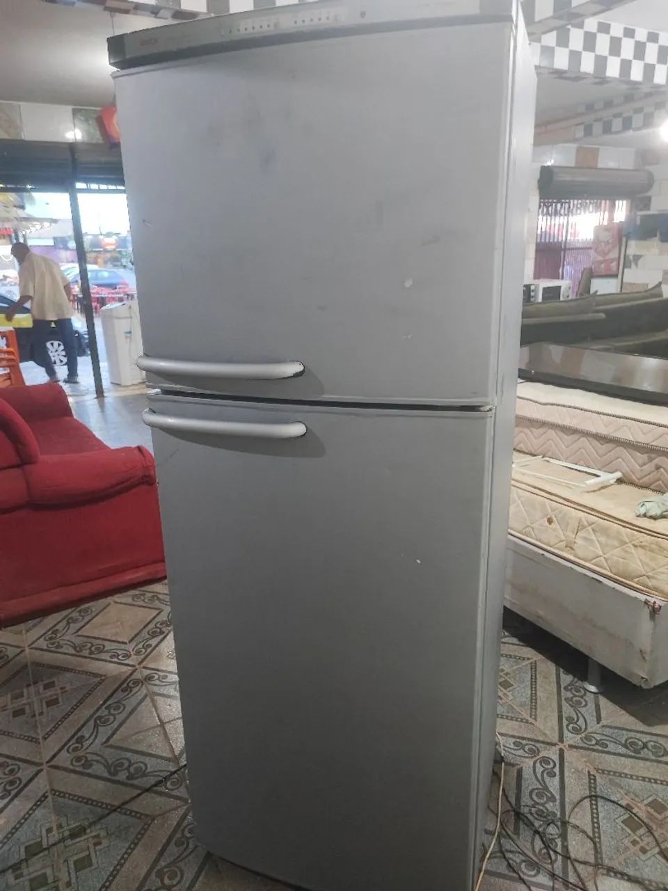 Geladeira Frost Free Bosch, com design moderno e eficiente.