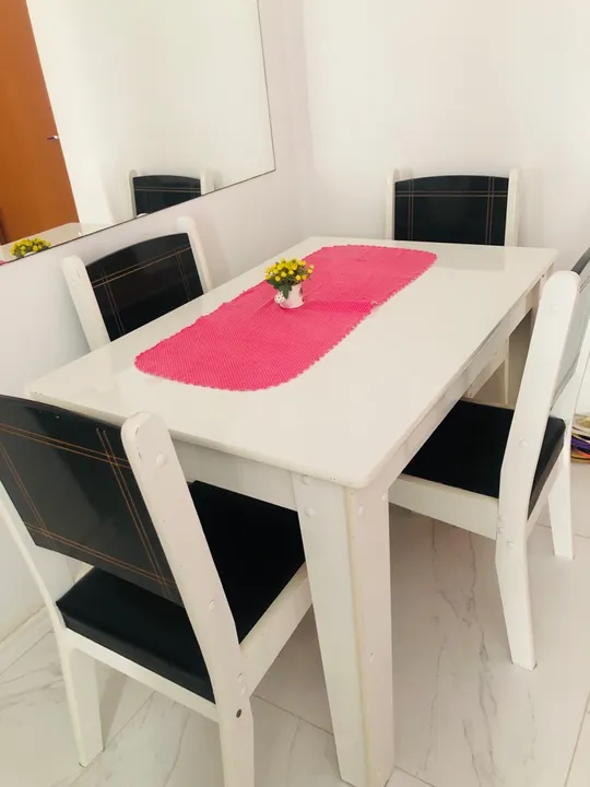 Mesa de Jantar Branca 4 Cadeiras
