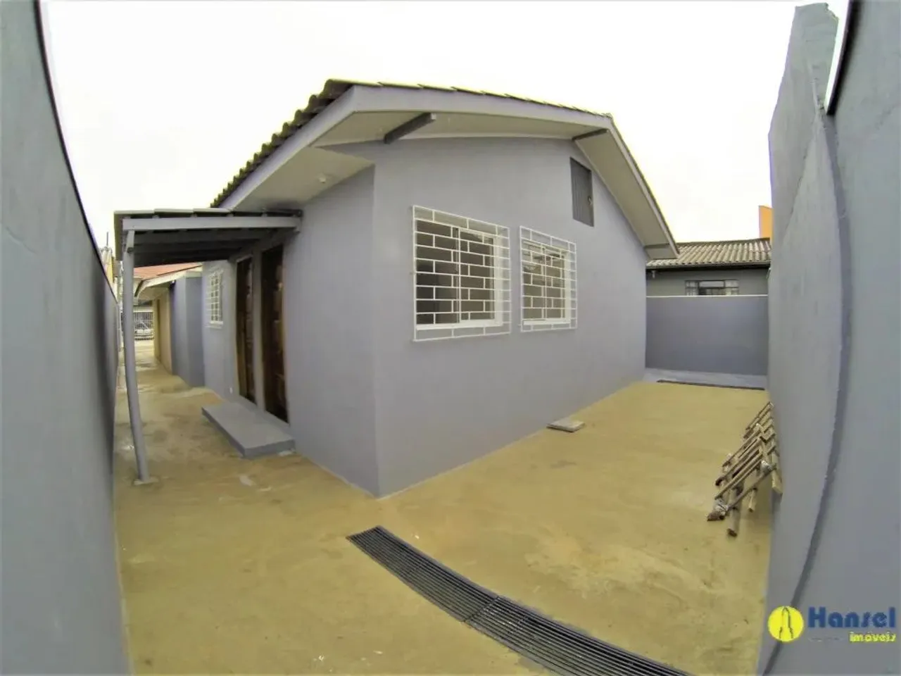 Casa Residencial com 2 quartos para alugar por R$ 1700.00, 60.00 m2 - XAXIM - CURITIBA/PR