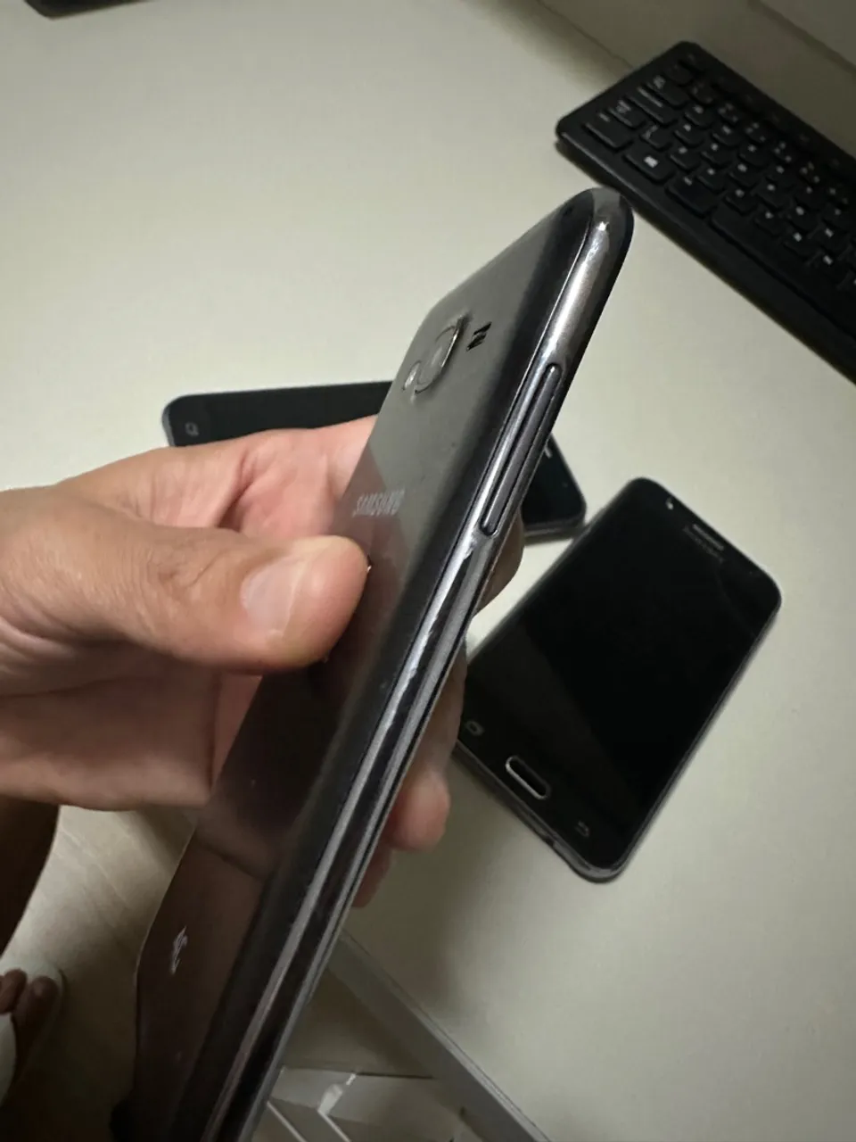 Três Samsung J5 em bom estado