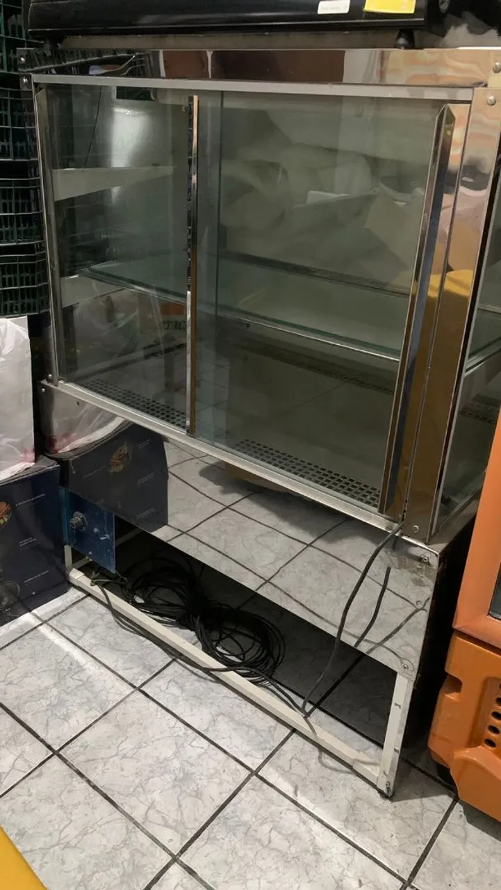 Balcão expositor para Bolos e Pães Semi-Novo