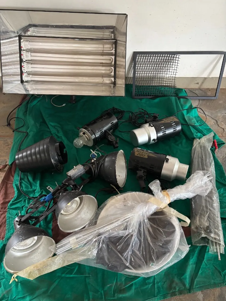 lote de LUZ e LED para fotografia e vídeo