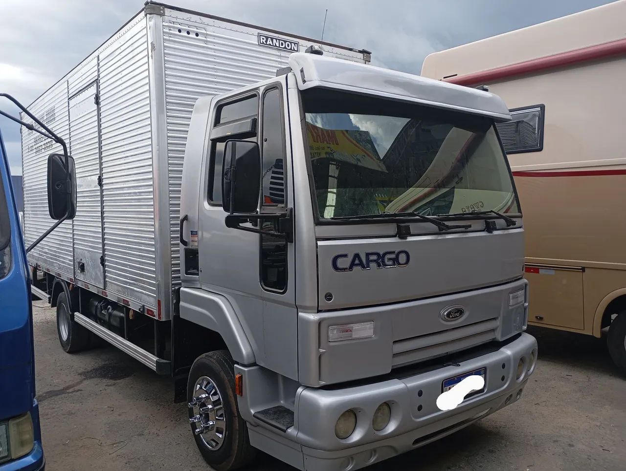 Cargo 2012 motor CUMINS baú 5.50x2.35 caminhão original lacrado (Ac troca)