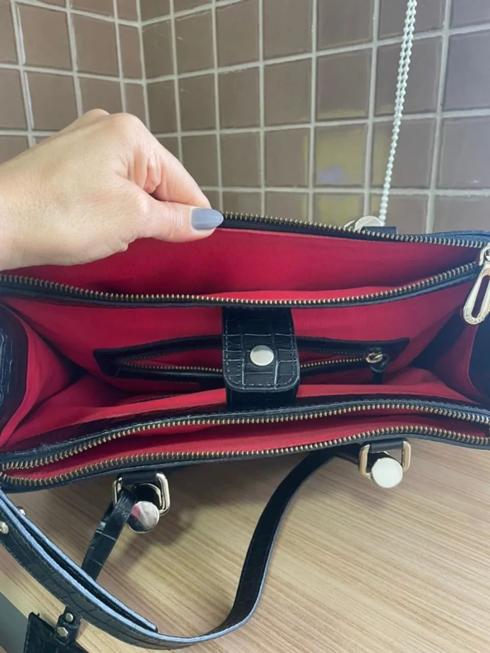 Bolsa retangular grande texturizada preta schutz com alça de ombro e alça transversal - Foto 4