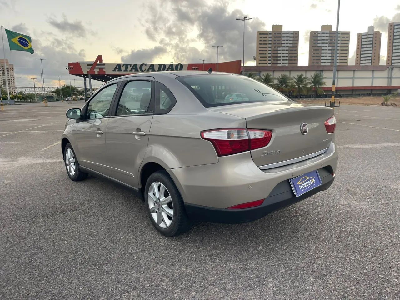 GRAND SIENA ATTRACTIVE 1.4 2013 - Foto 6