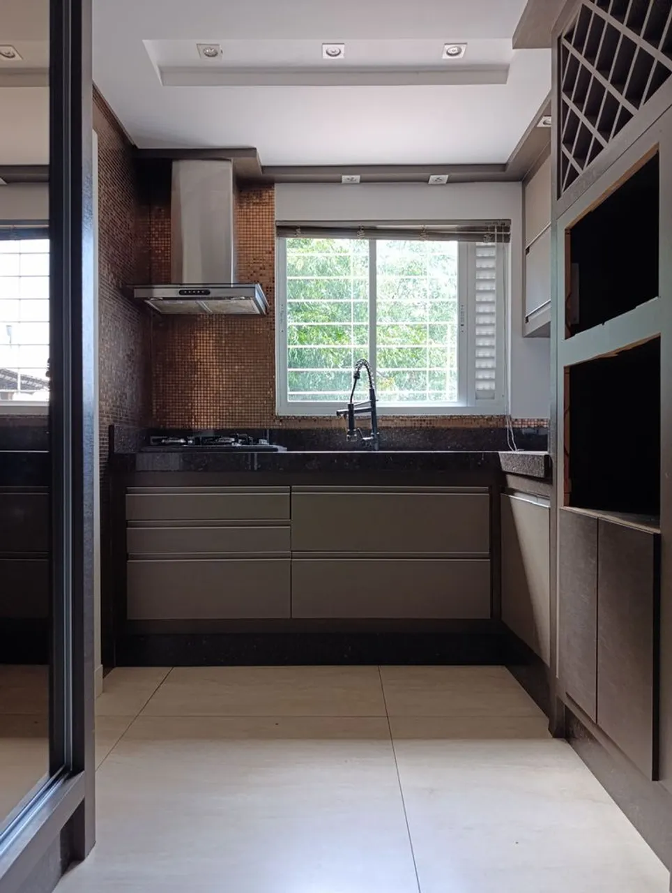 Apartamento com 3 Quarto(s) e 2 banheiro(s) para Alugar, 140 m² por R$ 4700 / Mês