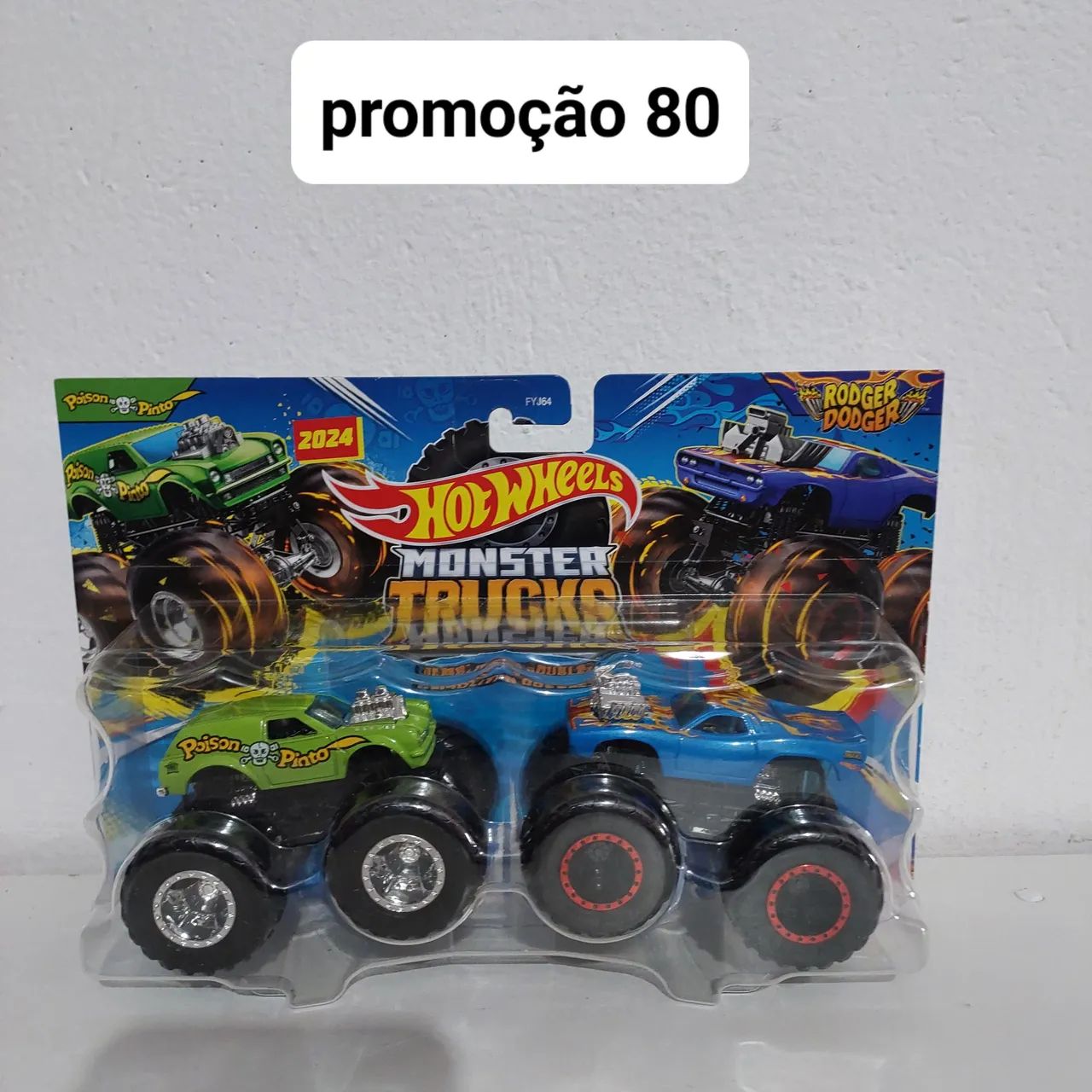 Hot Wheels Monster Trucks Sneakerhead - 2 Carros - Foto 3