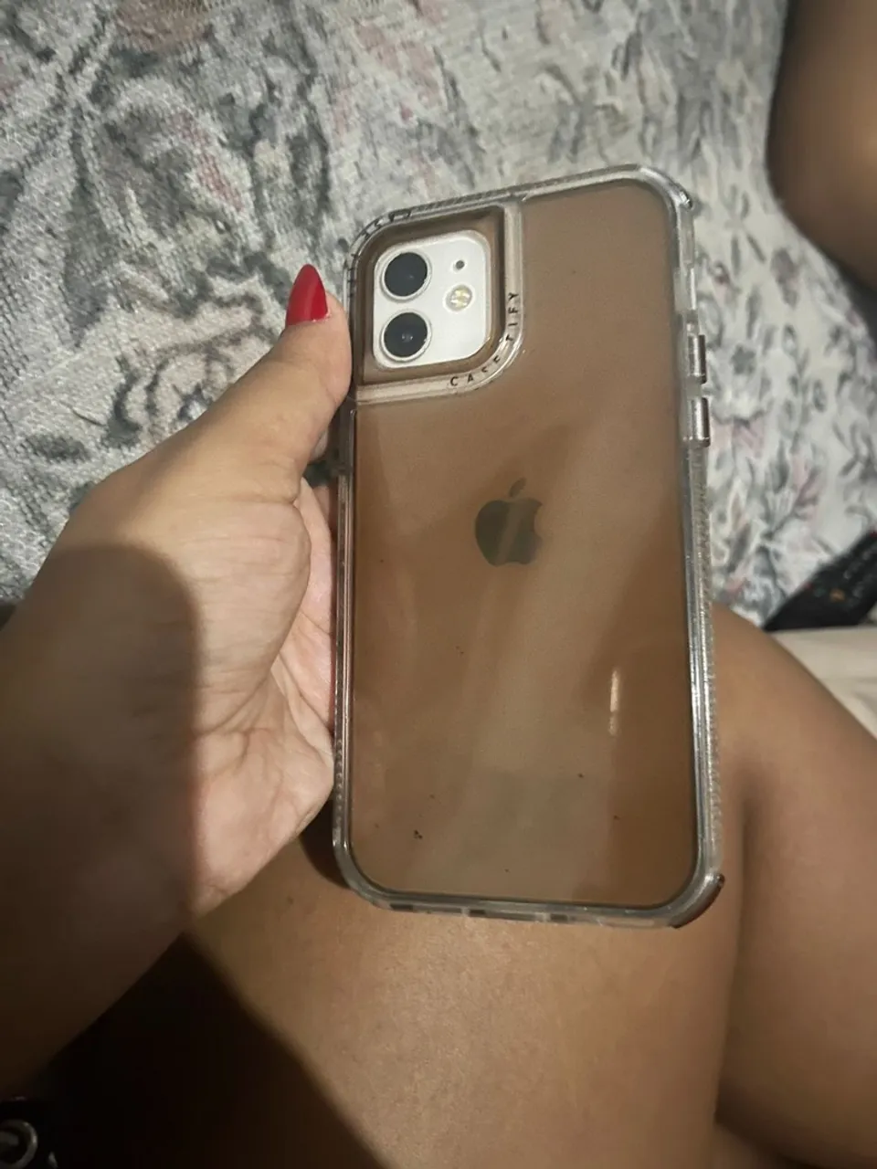 iPhone 12, semi novo. Motivo da venda: comprei outro.