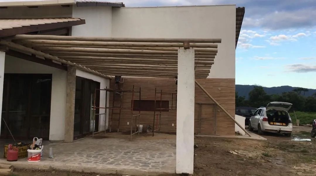 Cobertura em policarbonato em Pergolado eucalipto  - Foto 2
