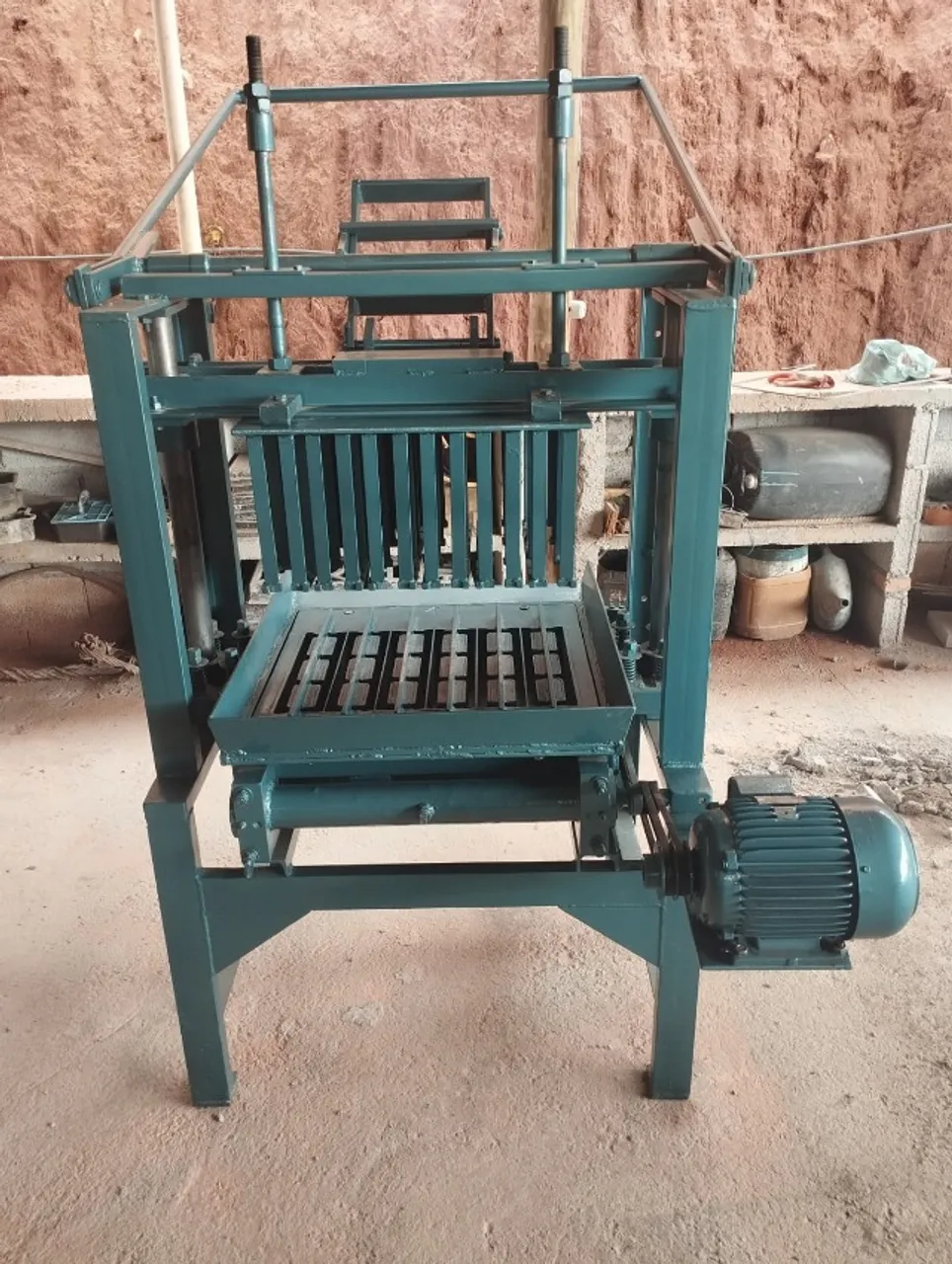 Maquina para fabricação de blocos