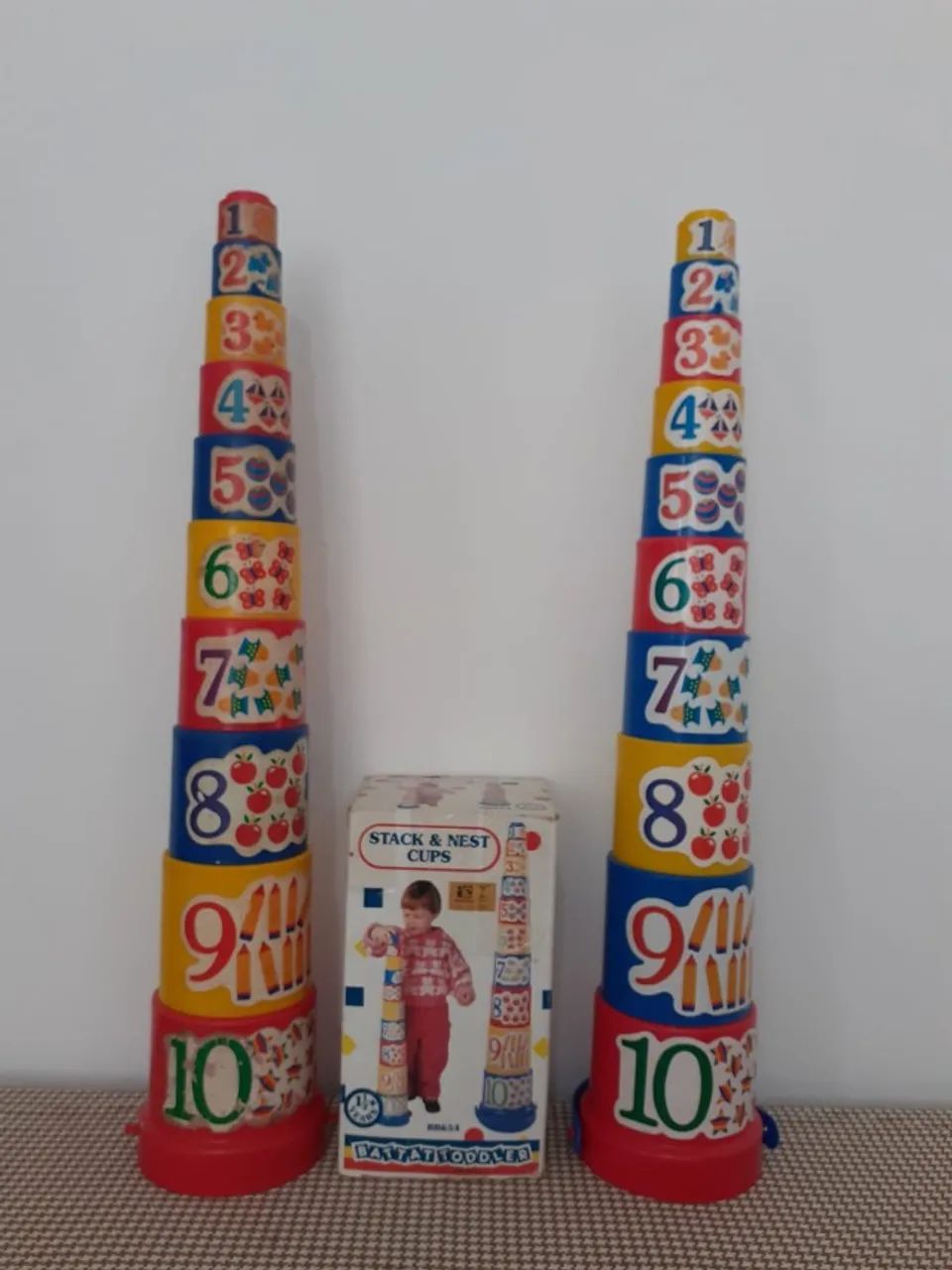 Brinquedo Infantil - Copos de Empilhar e Encaixar - Battat