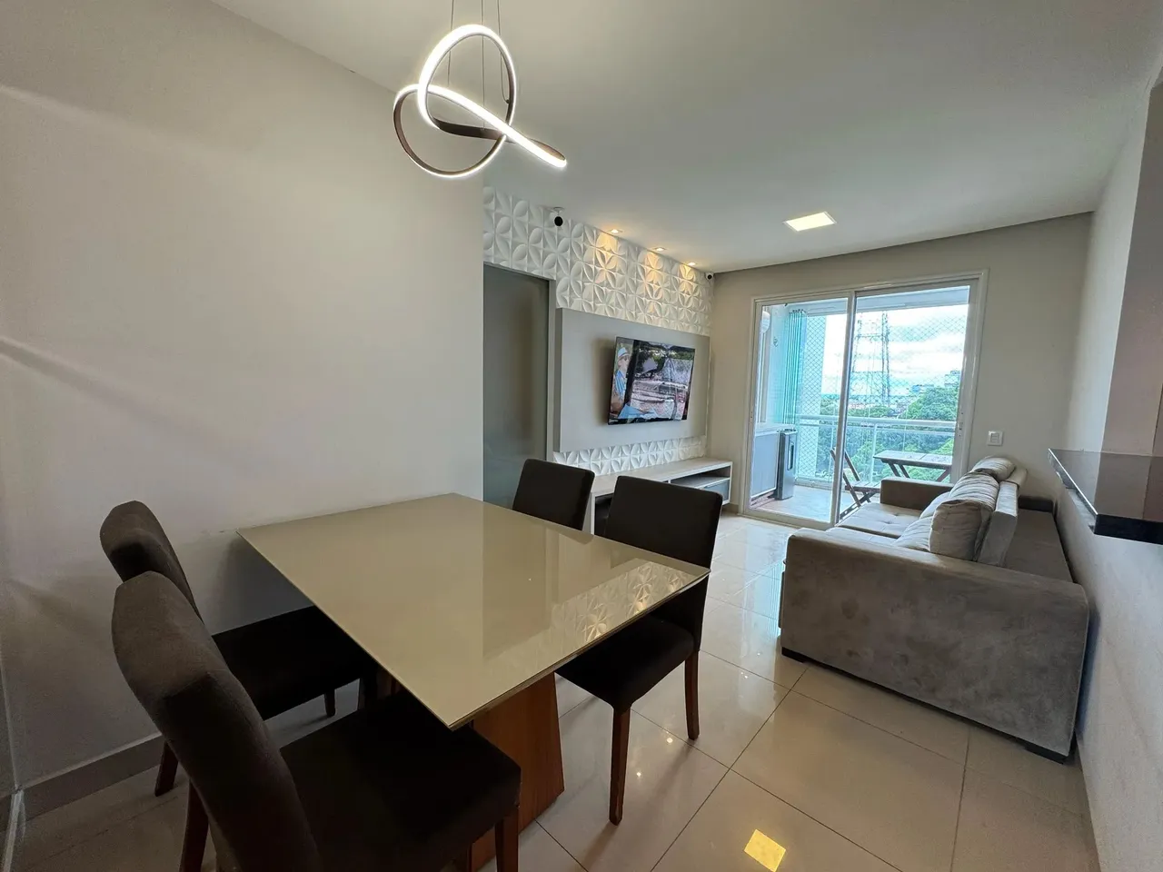 Lindo apartamento no Residencial Everest/ Praça 14 de janeiro