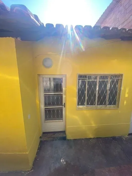 Oportunidade ! Linda Casa Geminada, 02 Dts, junto do Supermercado BH , Bonsucesso !!