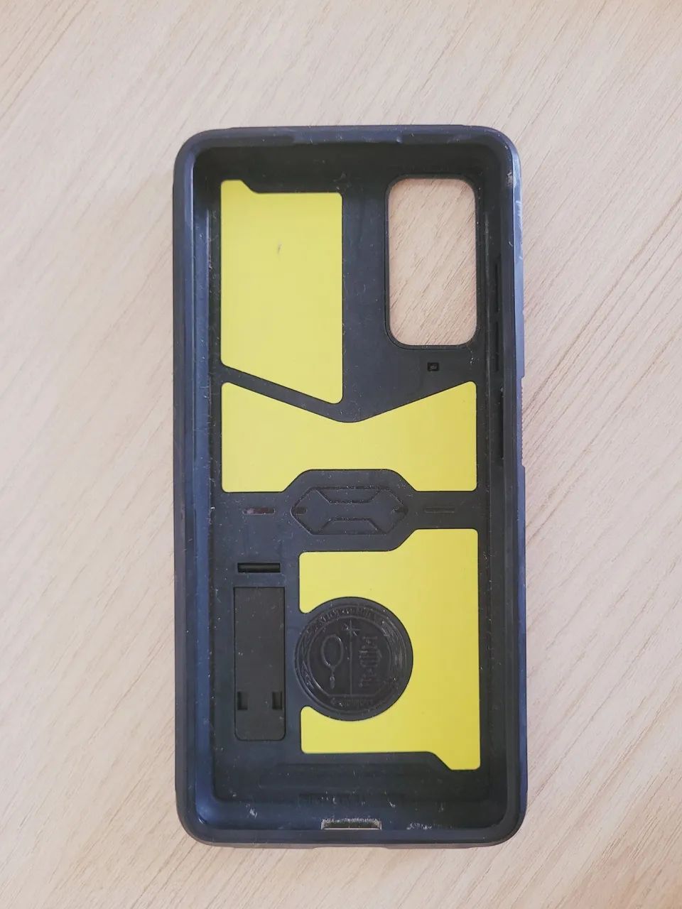 Capa celular S20 Spigen Preta Samsung  Case