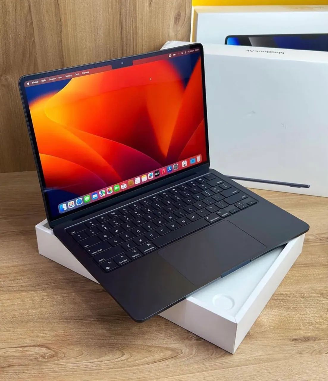 MacBook Air M2 13 6Inch 8GB - 256GB SSD - Com caixa e acessórios