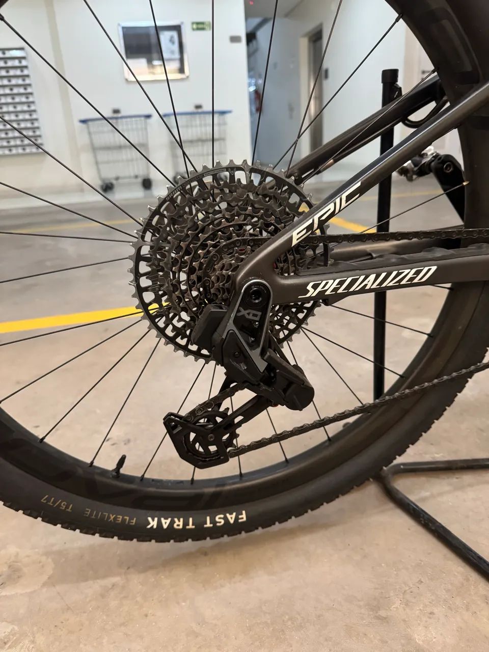Specialized Epic Expert M/17  Diversos upgrades e impecável - Foto 4