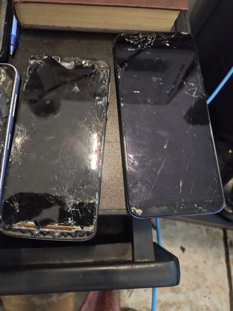 5 celulares com defeito para retirar peças  - Foto 5