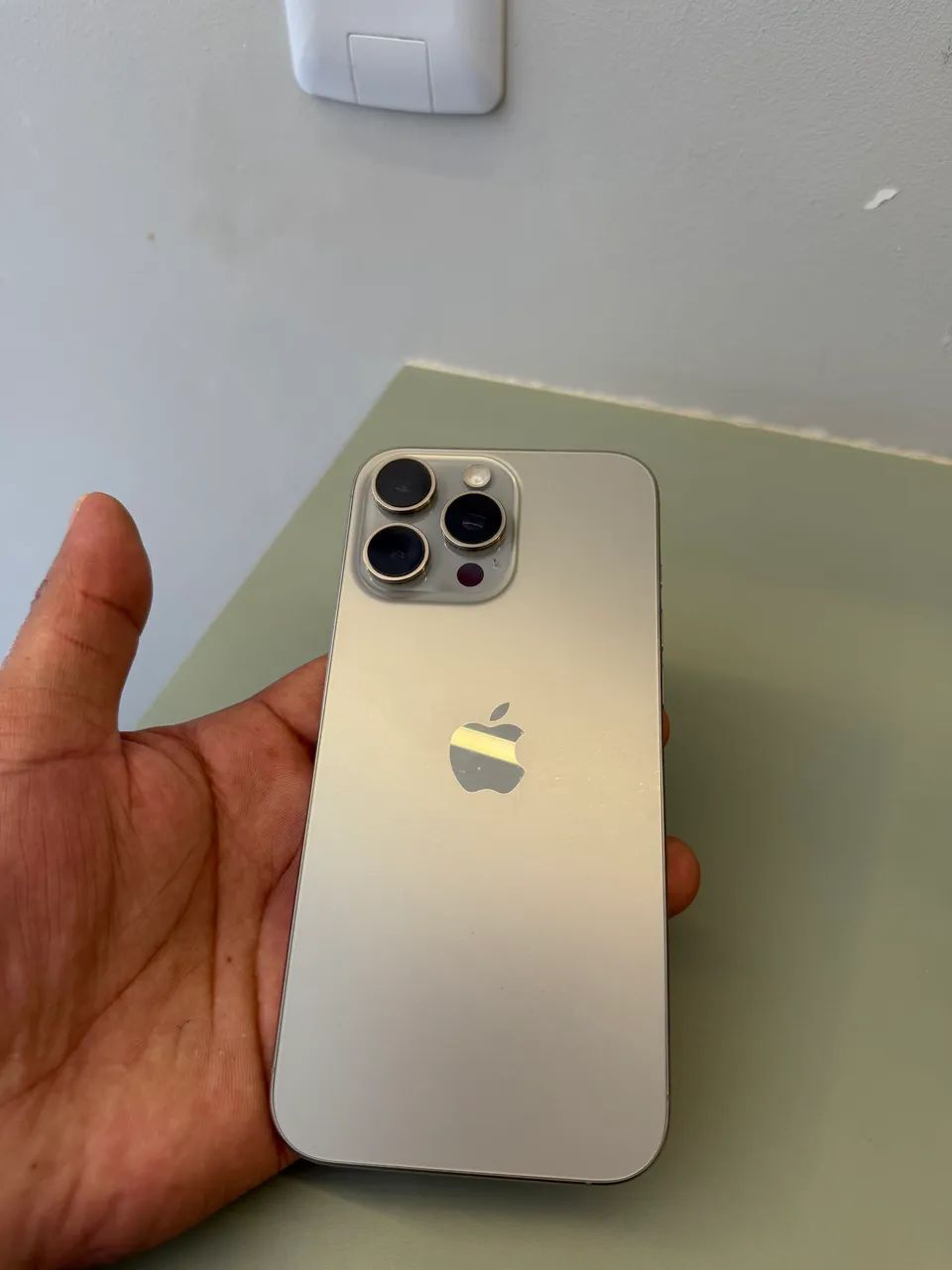 Vendo iPhone 16 pro Max estado de novo com caixa