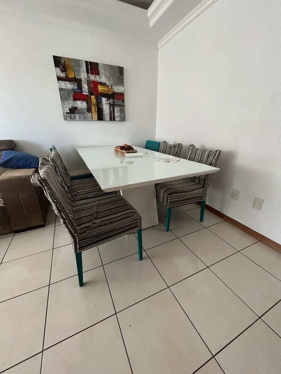 Mesa com 6 cadeiras  - Foto 2