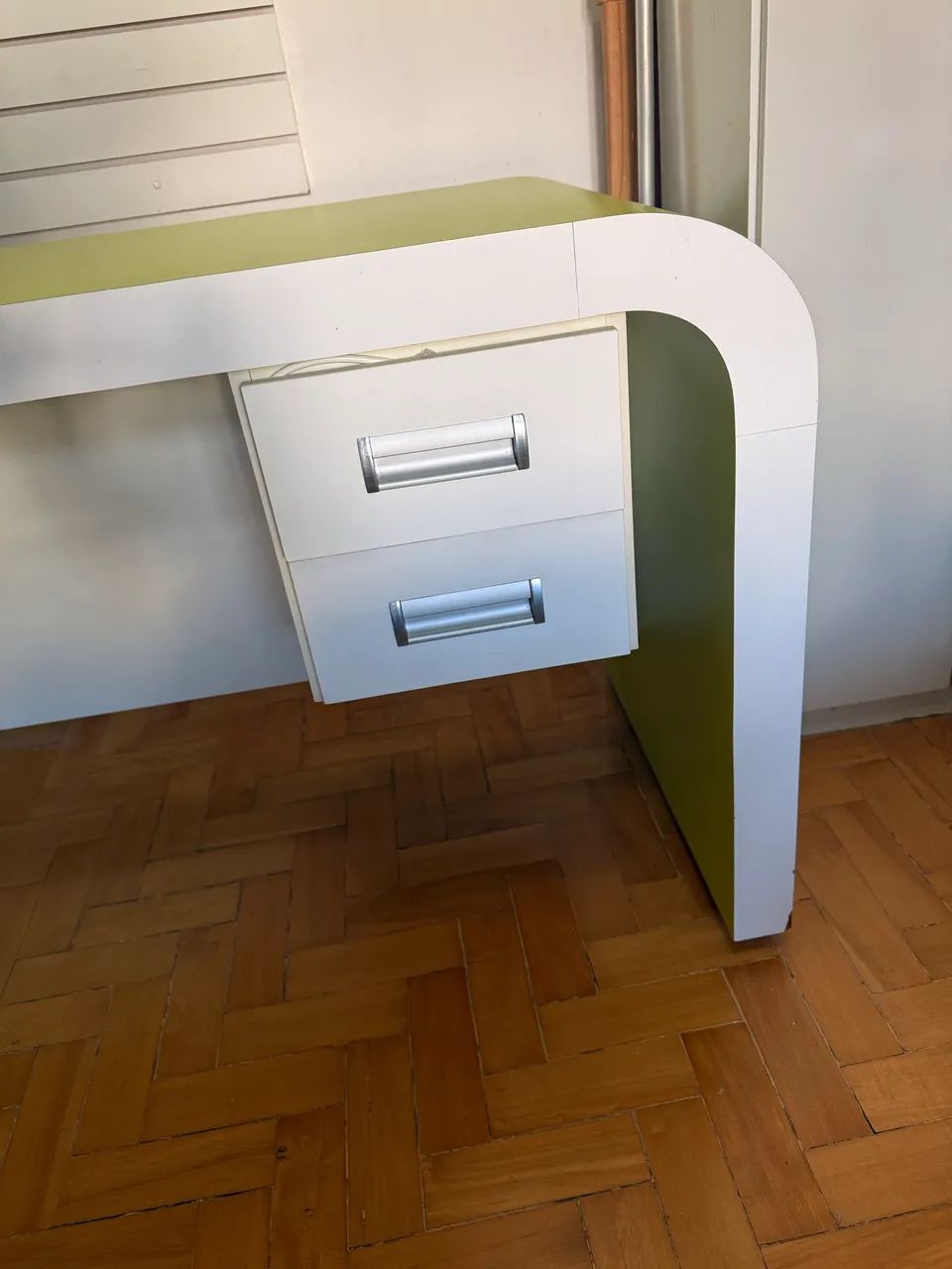 Escrivaninha com Design Moderno em Verde e Branco - Foto 2
