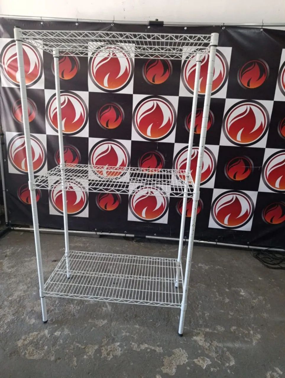 Estante 3 planos 90x48x1,70  aramada usada em ótimo estado