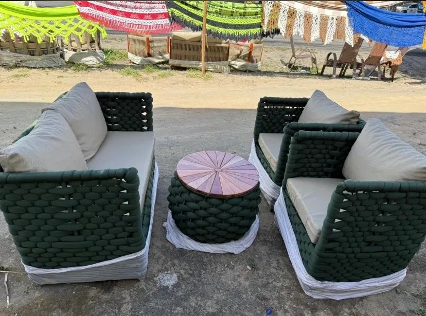 Jogo em corda náutica com mesa no centro 