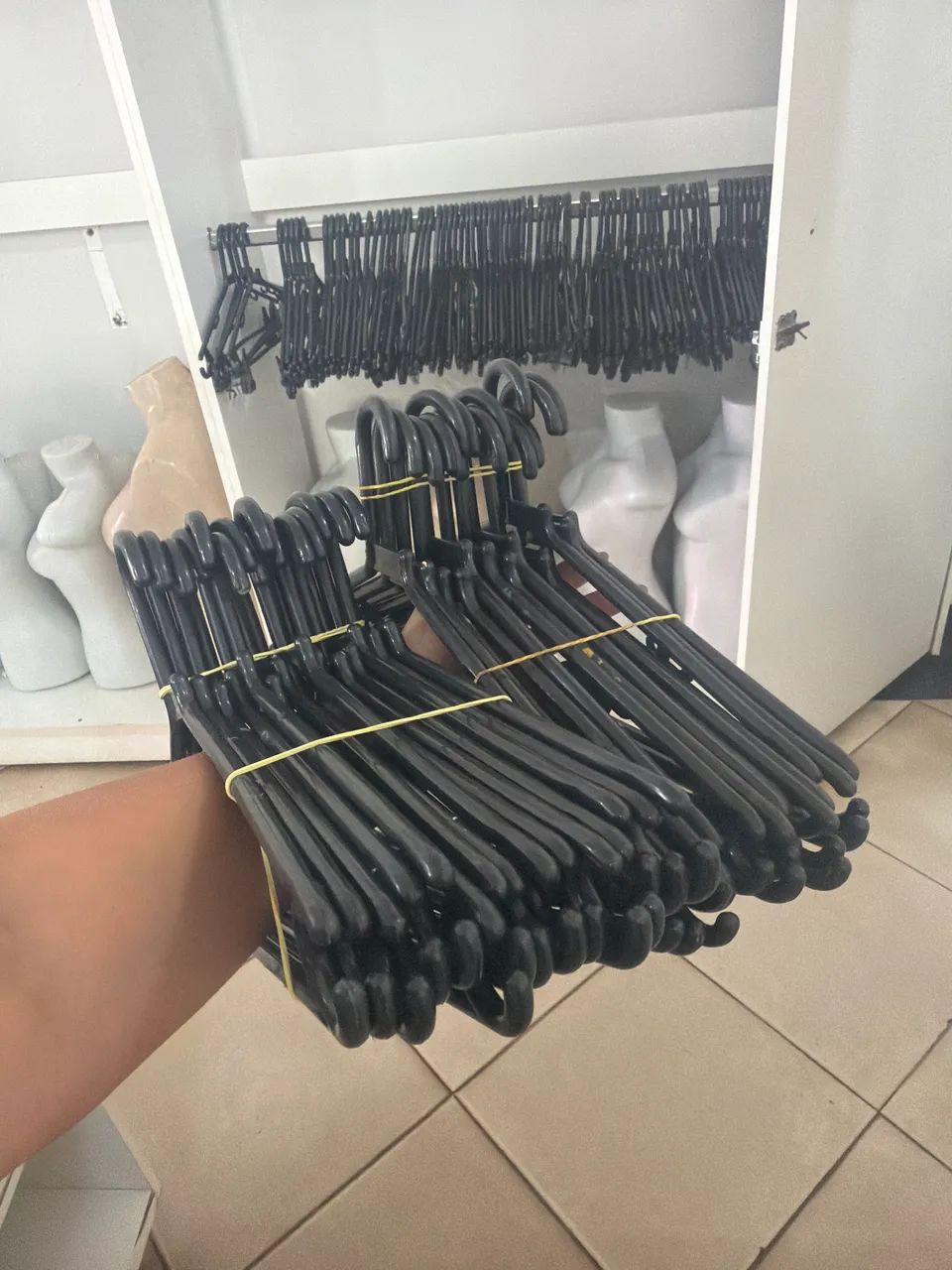 20 cabides por 15 reais 