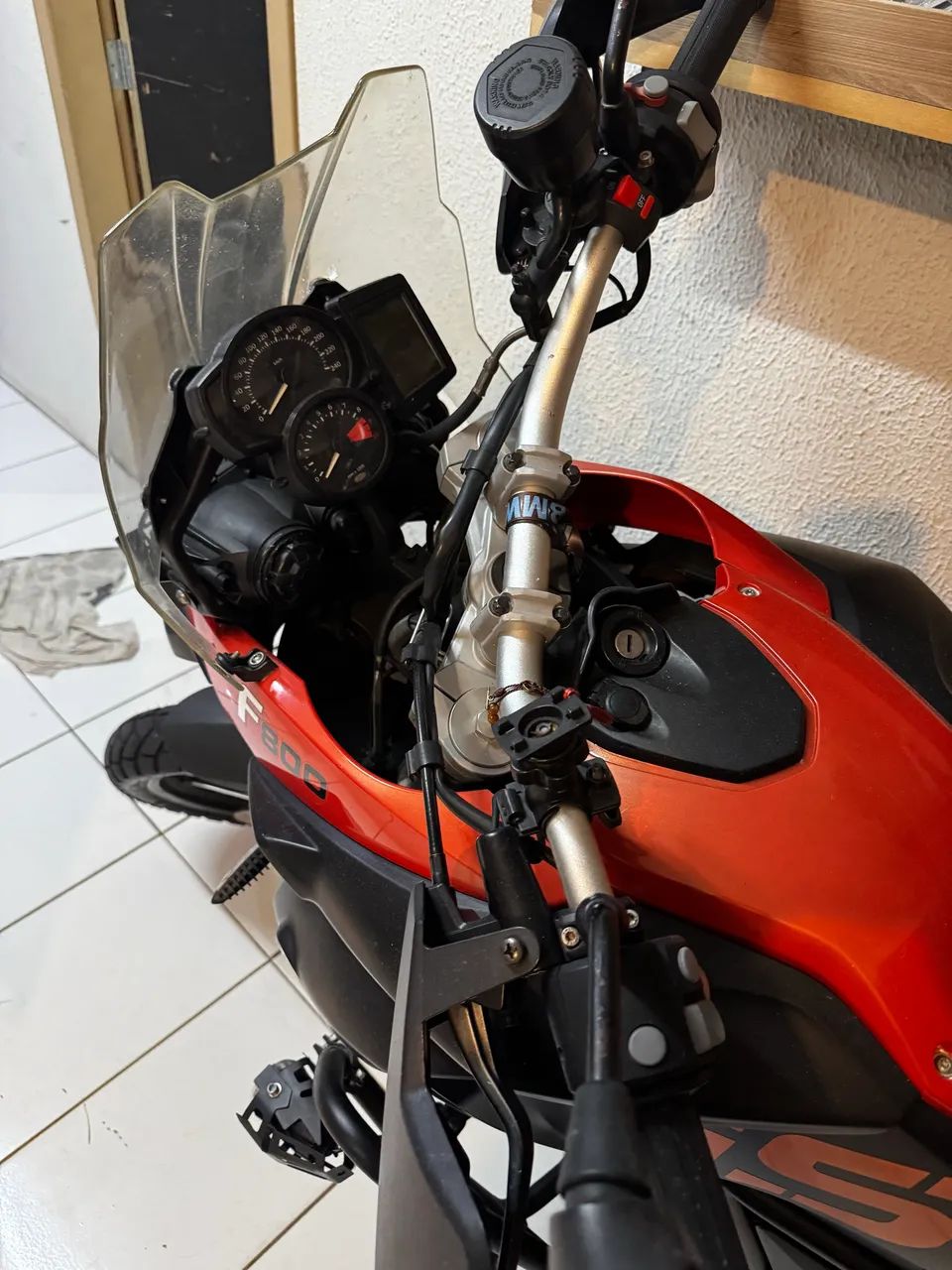 Moto impecável 