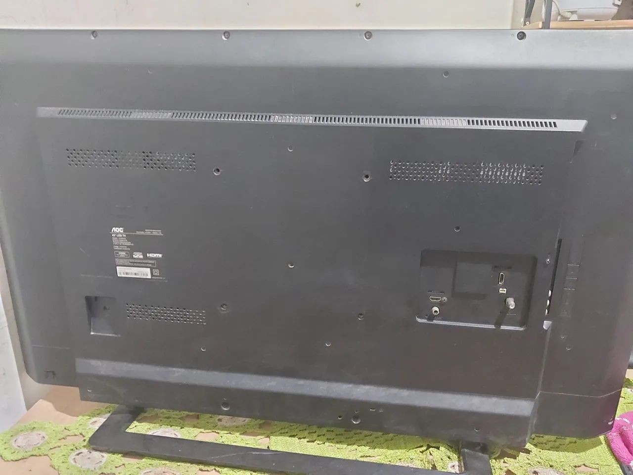 TV AOC 43 polegadas - com defeito de tela listas brancas  - Foto 5
