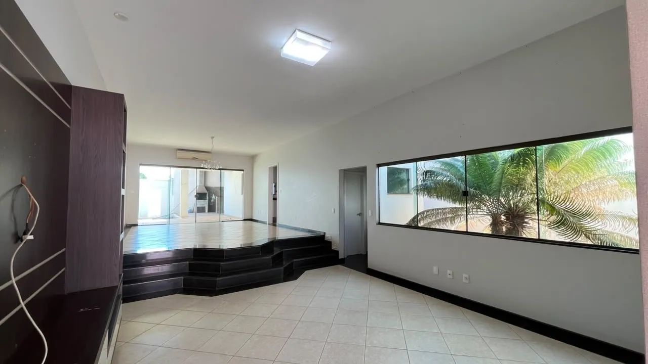 Casa 4 quartos - energia solar e piscina - 208 norte