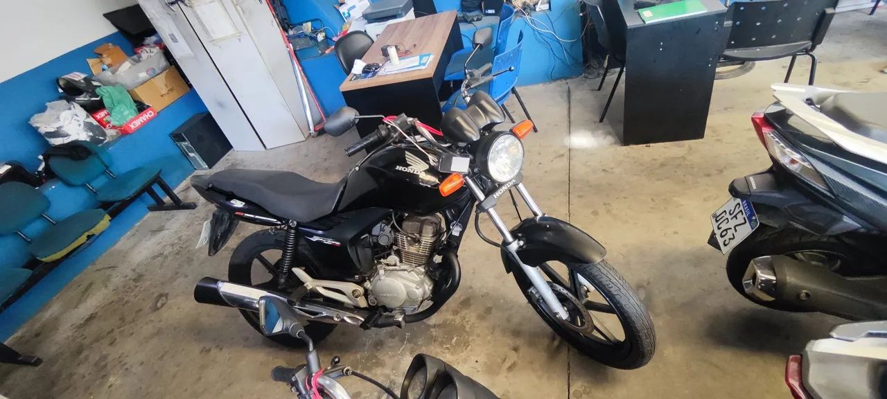 HONDA CG FAN 150 PRETA 2011 Shalon veículos Cariacica  - Foto 4