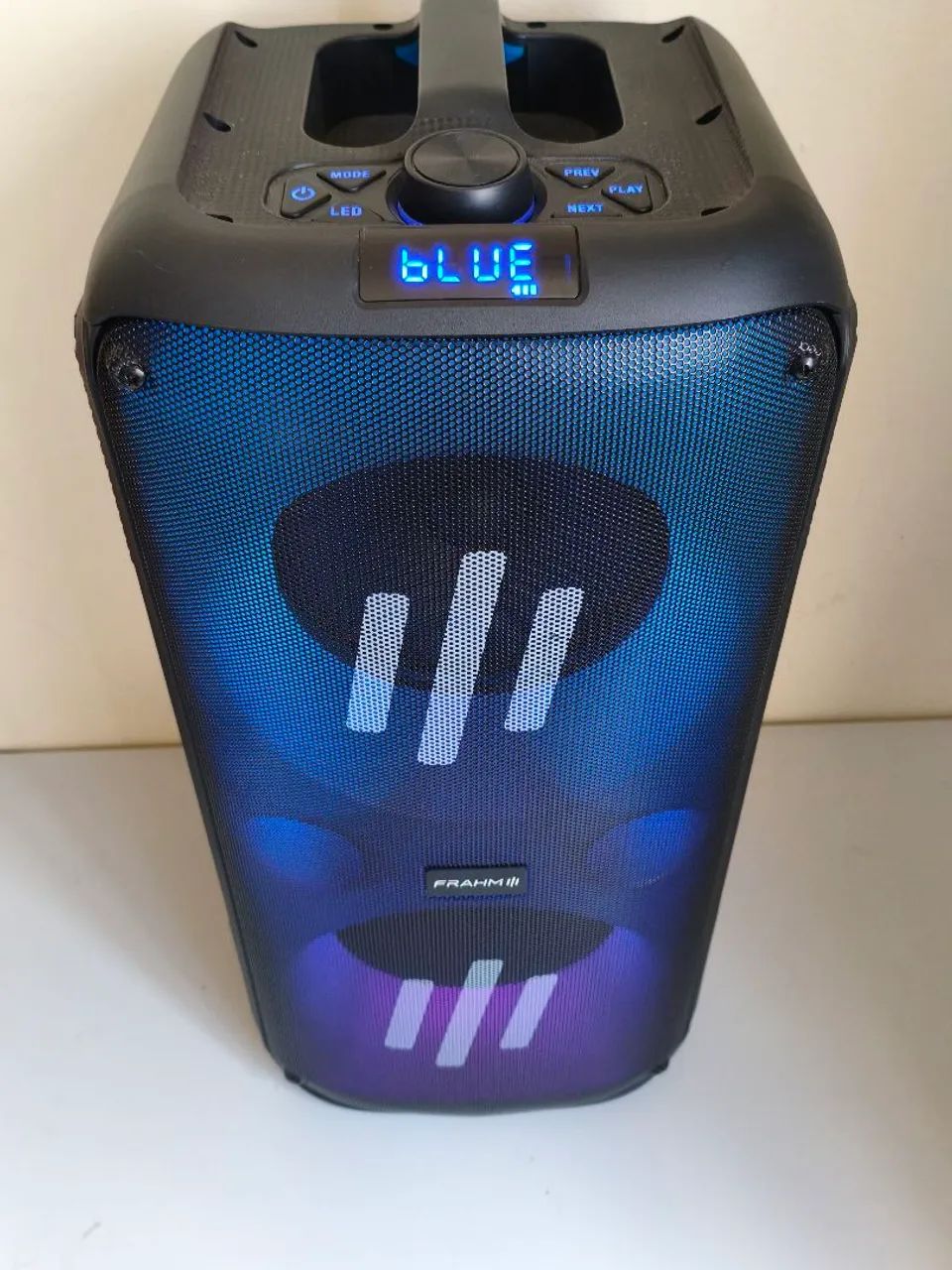 Caixa amplificada Frahm 670w