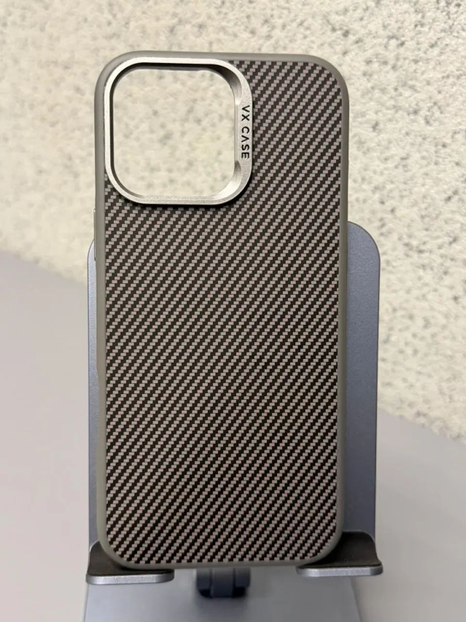 Capa Carbon VX Case Magsafe para iPhone 16 Pro Max - Cinza