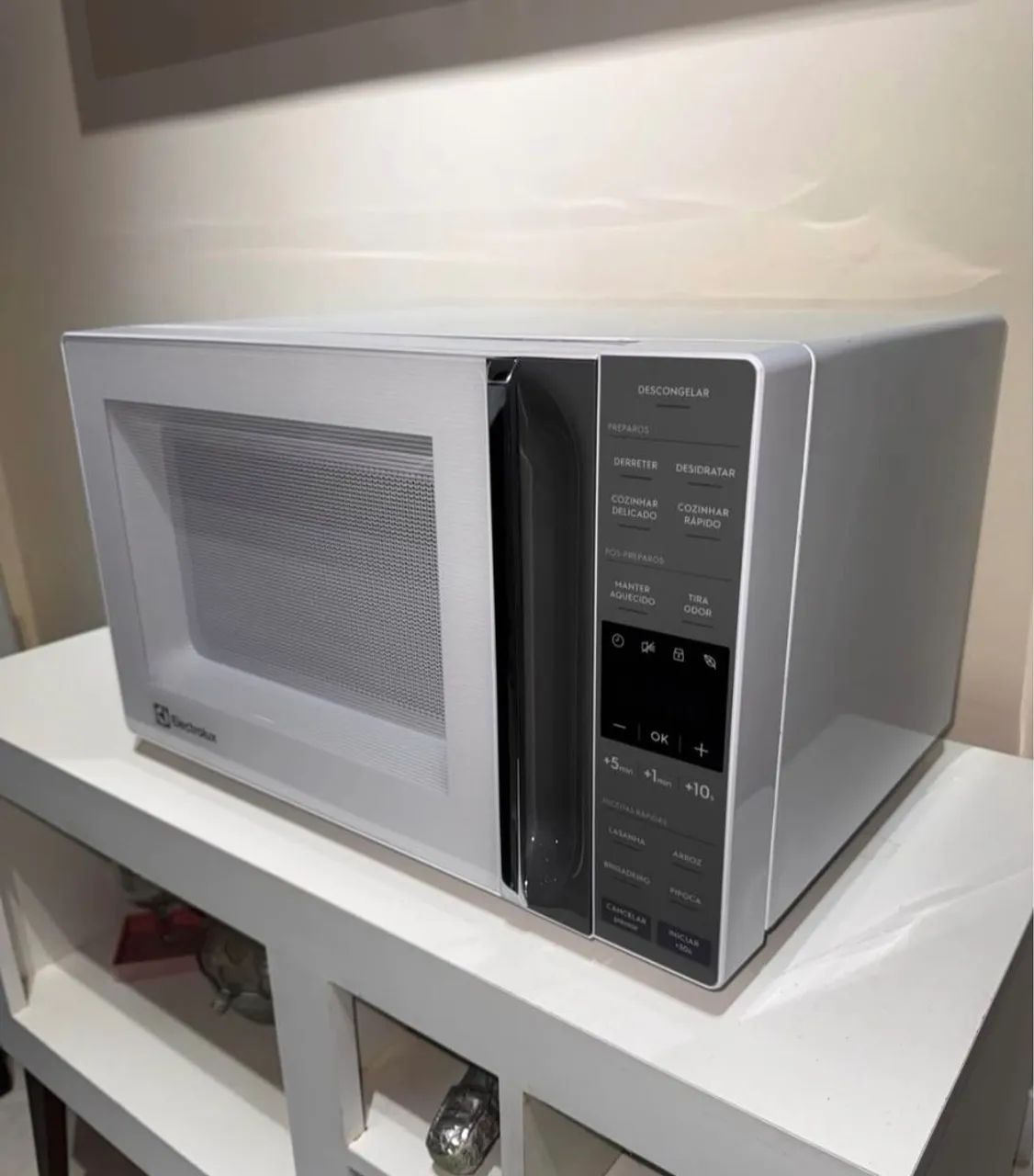 Micro-ondas Electrolux 23L Branco Efficient ME23B - Foto 2