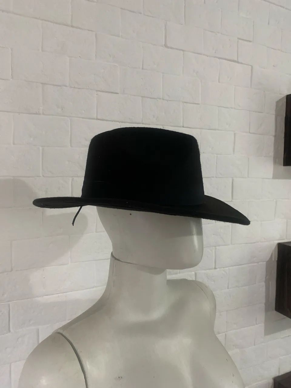Chapéu fedora preto