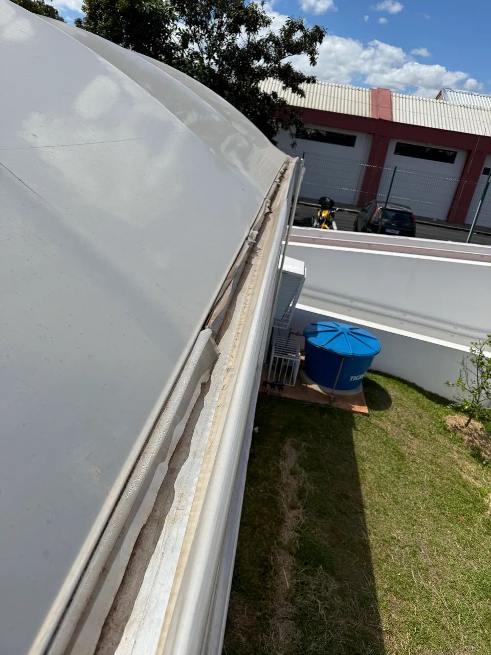 Limpeza de calhas e rufos  - Foto 6