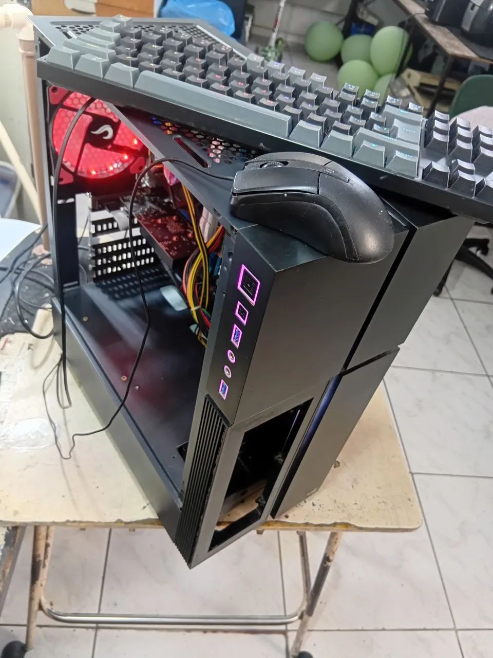 Cpu com teclado ,mouse e Placa de video 