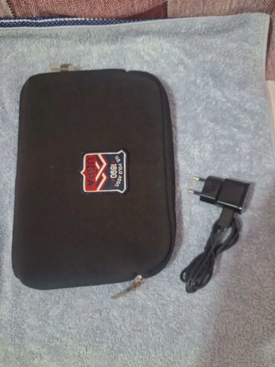 Tablete Positivo de 11polegadas, faz e recebe ligações. 