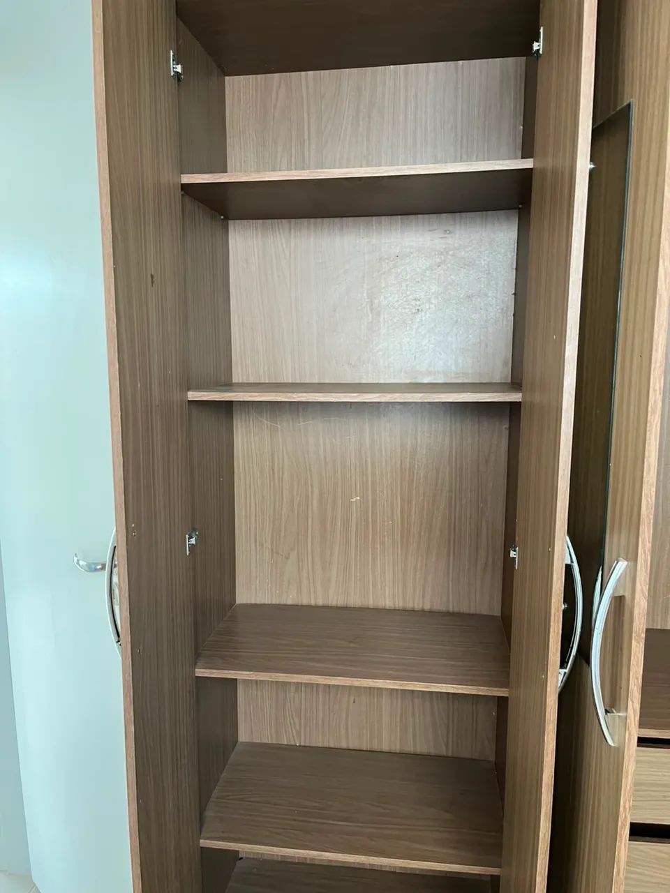 Vende-se guarda roupa 
