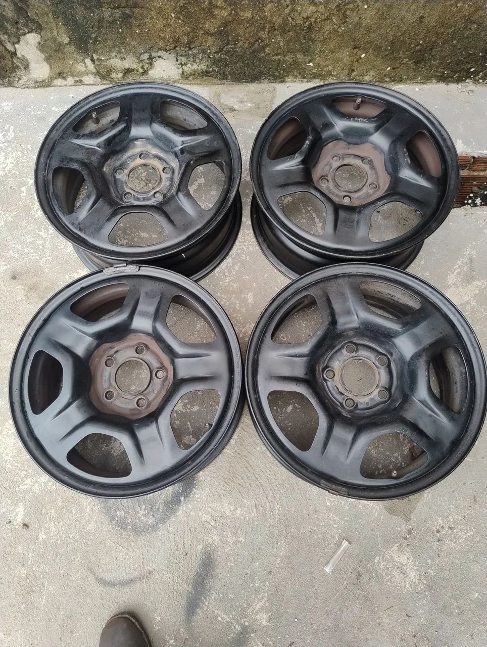 Vendo 4 jantes de Renegade de ferro . - Foto 2