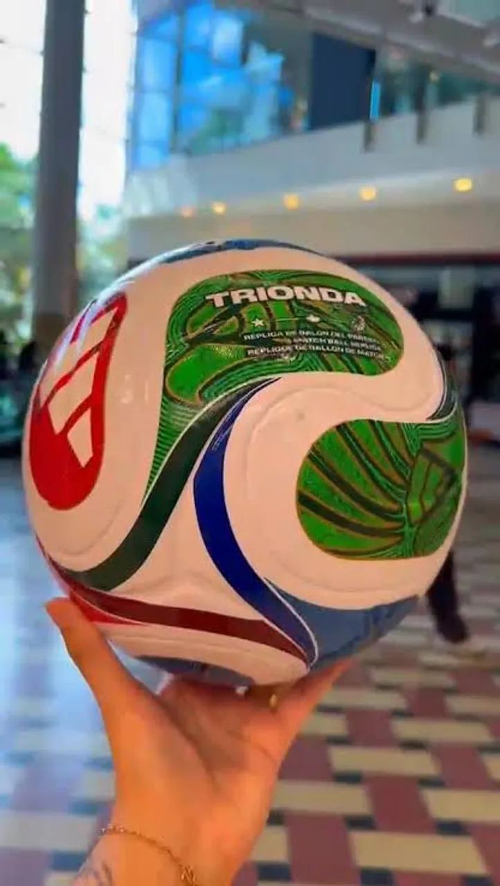 Bola de futebol adidas TRIONDA Copa do Mundo 2026 - Foto 2