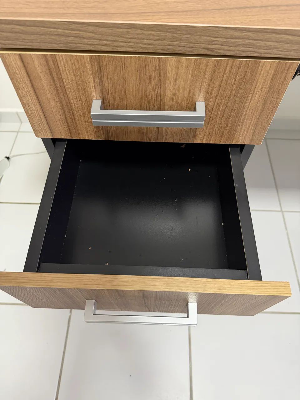 Mesa de escritório com fechadura  - Foto 3