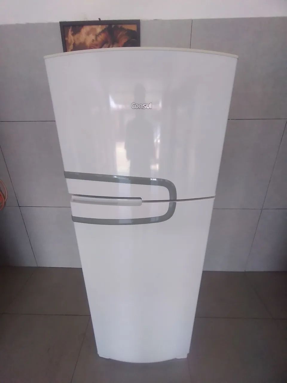 Geladeira cônsul semi nova 