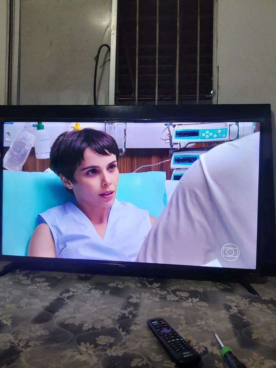 Smart tv philco funcionando perfeitamente com apenas uma linha na parte de cima  - Foto 4