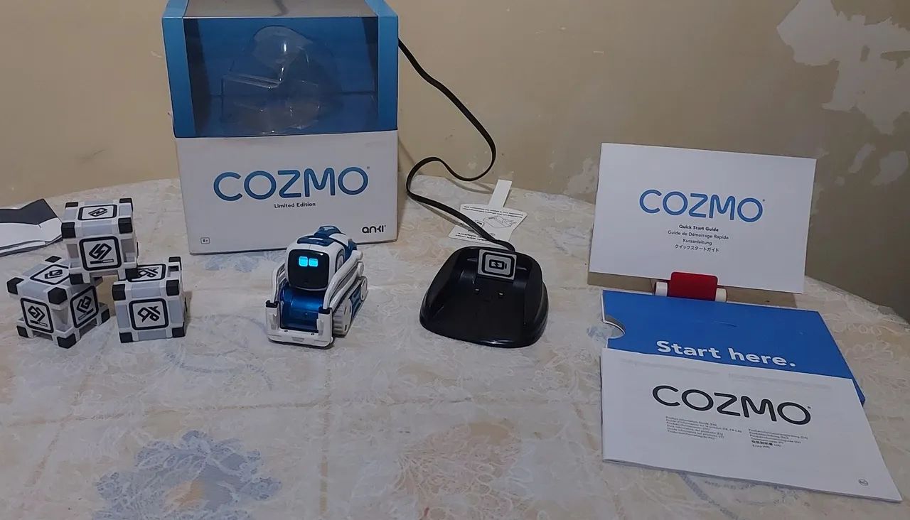 COZMO ROBÔ ORIGINAL COMPLETO + CAIXA  MUITO CONSERVADO