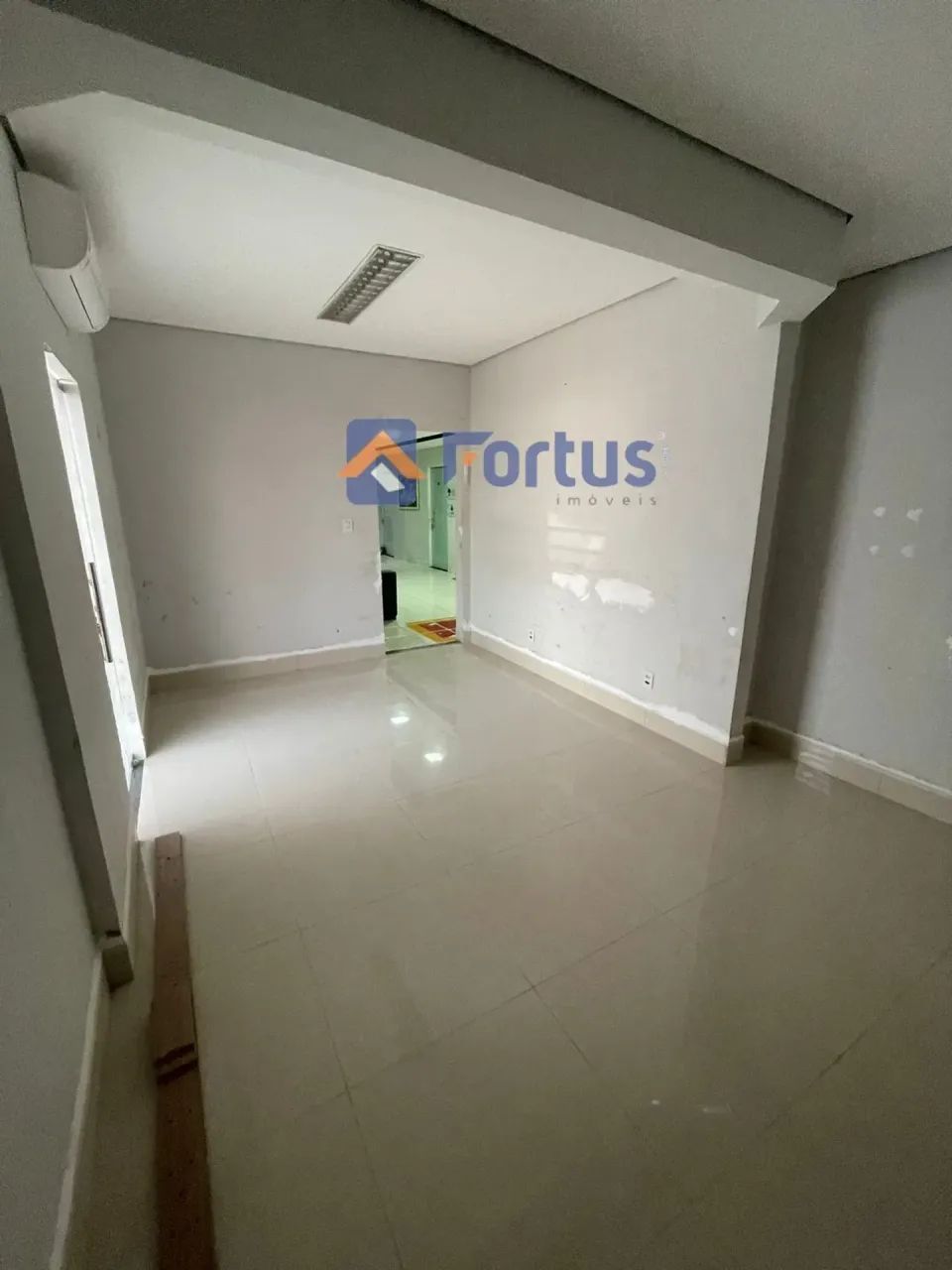 Sala Comercial possui em Boa Esperança - Cuiabá - MT
